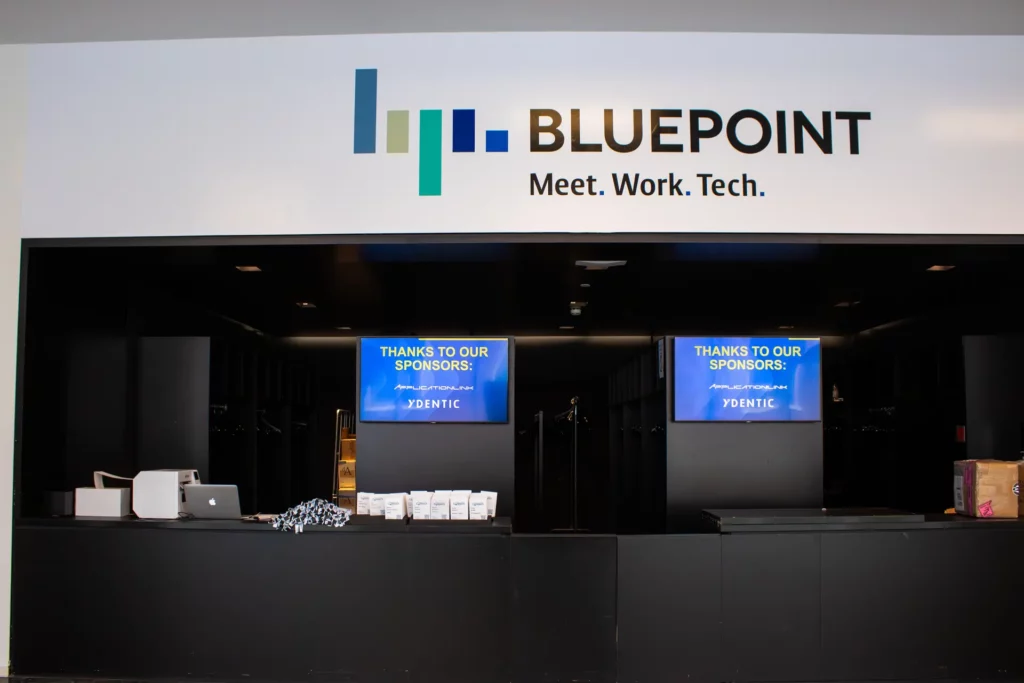 de garderobe van bluepoint antwerpen die klaar is gemaakt voor datto connectlocal evenement