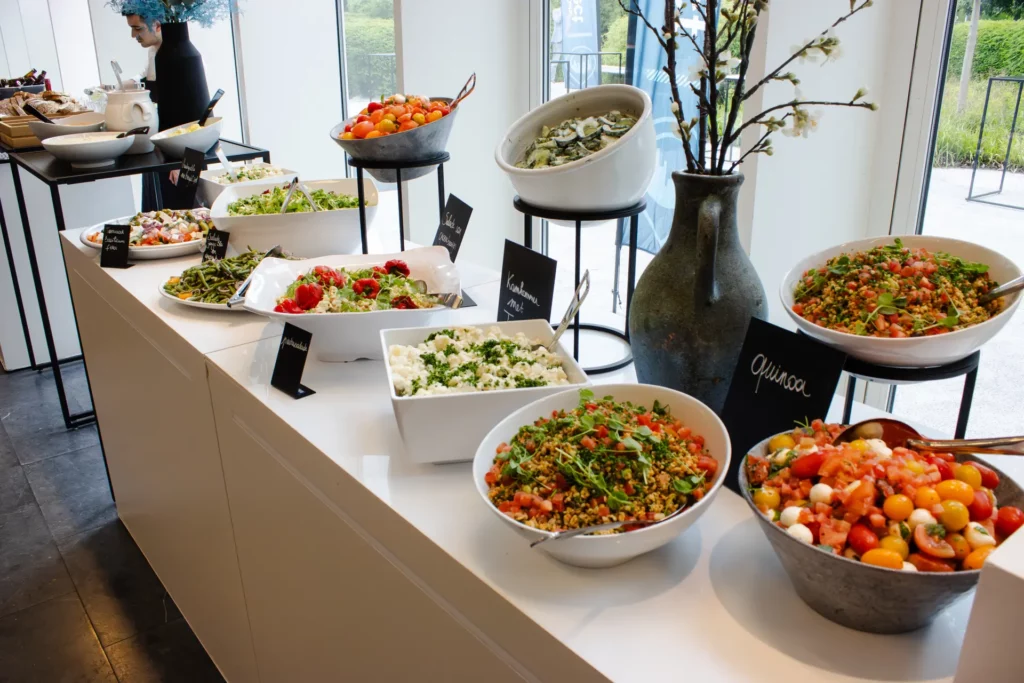 koud buffet met salades voor het evenement connectlocal